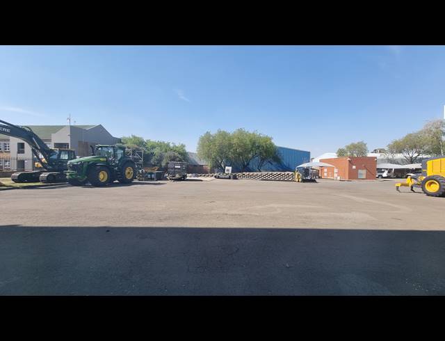 4,633M² WAREHOUSE FOR SALE IN HUGHES